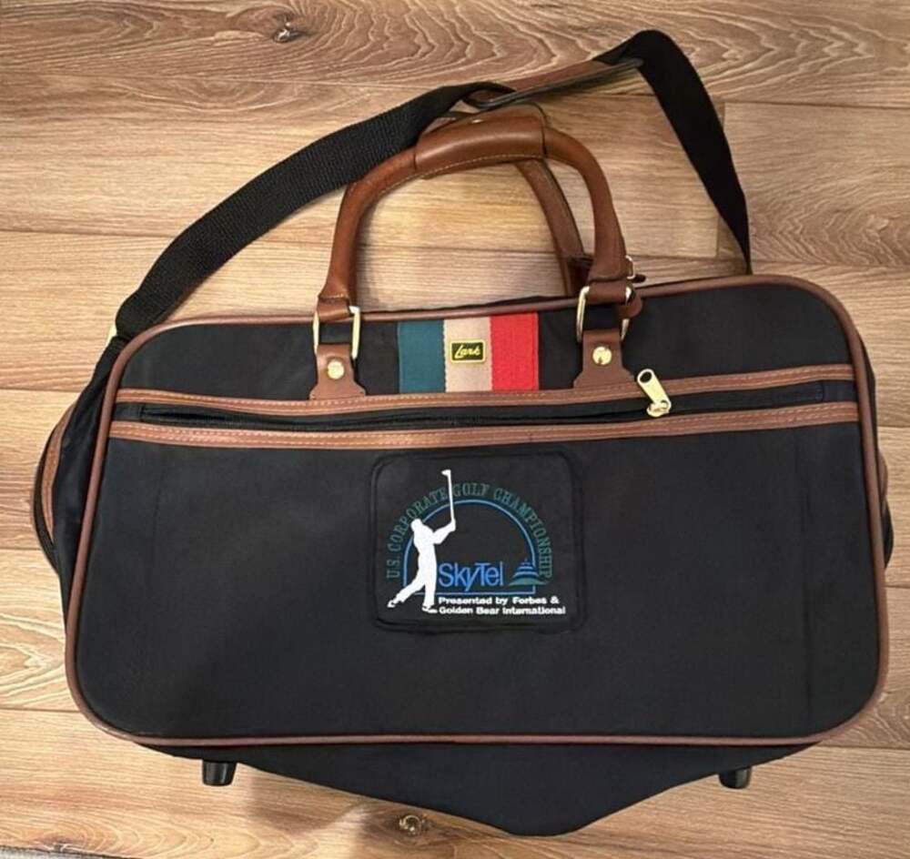 Vintage Lark U.S. Corporate Golf Championship SkyTel Travel Garment Weekender Ba